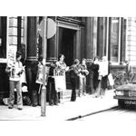 pic7707. Hull AA Group picket Barclays